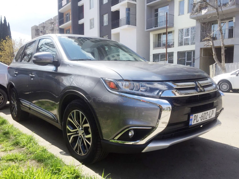 Silver Mitsubishi Outlander 2015 for rent in Tbilisi 5